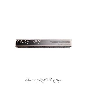 Mary Kay Facial Highlighting Pen Shade 3 NOS NIB. Free Shipping